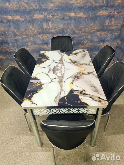 Раскладной стол и стулья