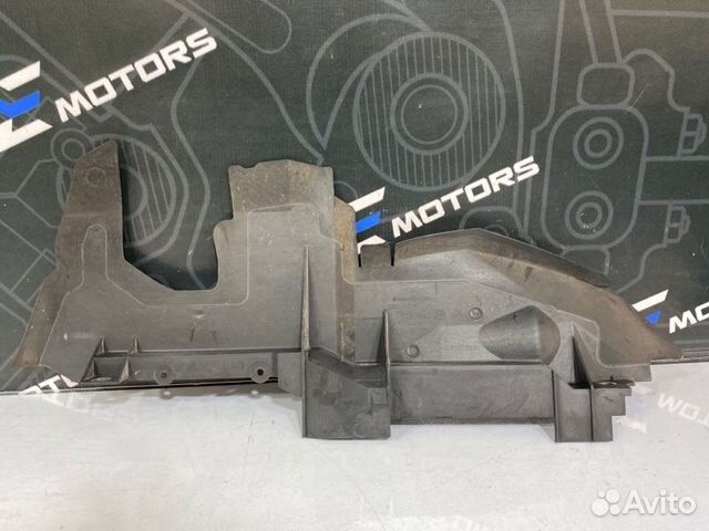 Воздуховод радиатора правый Audi Q7 4L BAR 2007