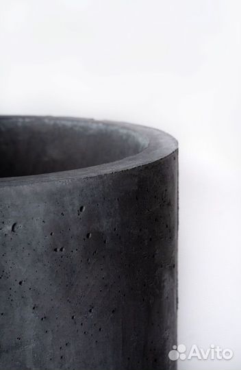 Бетонные вазоны на заказ и в наличии