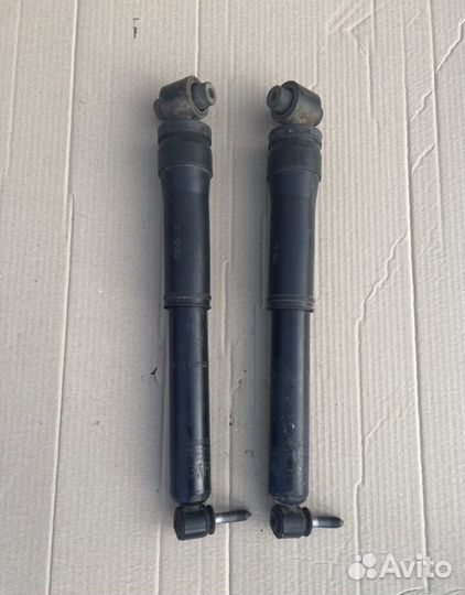 Задние амортизаторы Renault megane 3