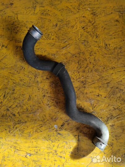 Патрубок системы охлаждения Mercedes C-Class W203