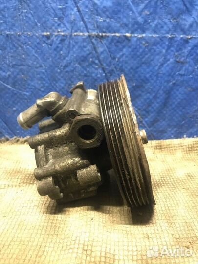 Насос гидроусилителя руля Nissan Almera G15 K4M