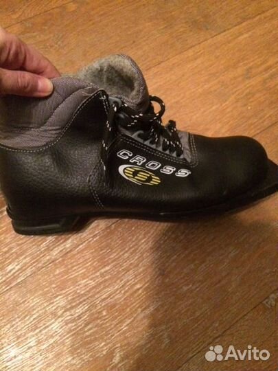 Лыжные ботинки