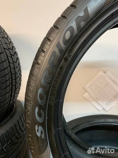 Pirelli Scorpion Winter 275/40 R22 и 315/35 R22 108V