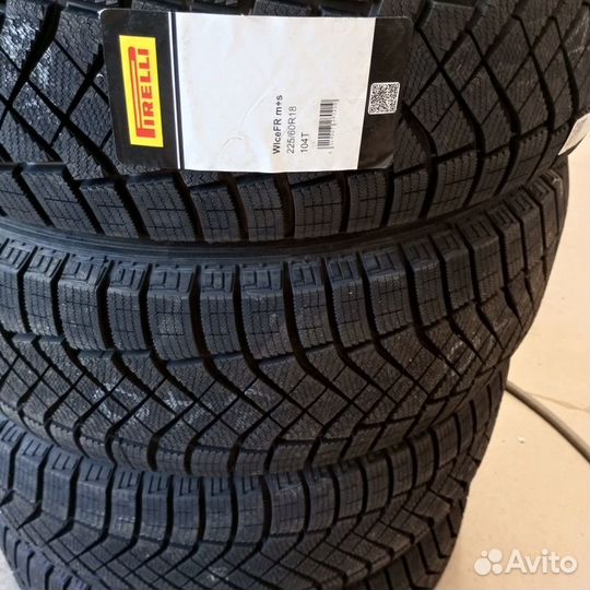 Pirelli Ice Zero FR 225/60 R18 104