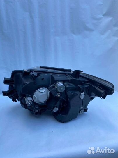 Продаю б/у правую переднюю фару Lexus GX460 2014