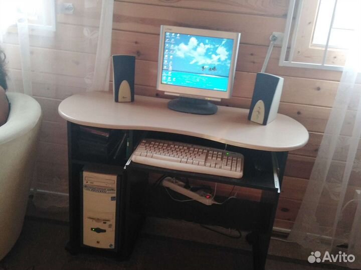 Компьютер со столом