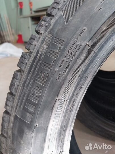 Pirelli Ice Zero 255/45 R20