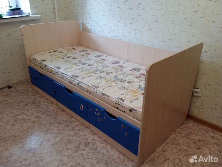 Кровать детская Дельфин 1,6 вместе с матрасом