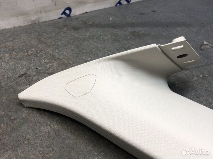 Обшивка стойки задняя правая Ford Focus 3