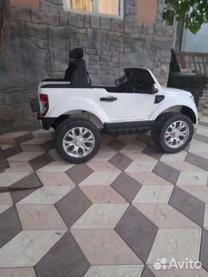 Детский электромобиль бу