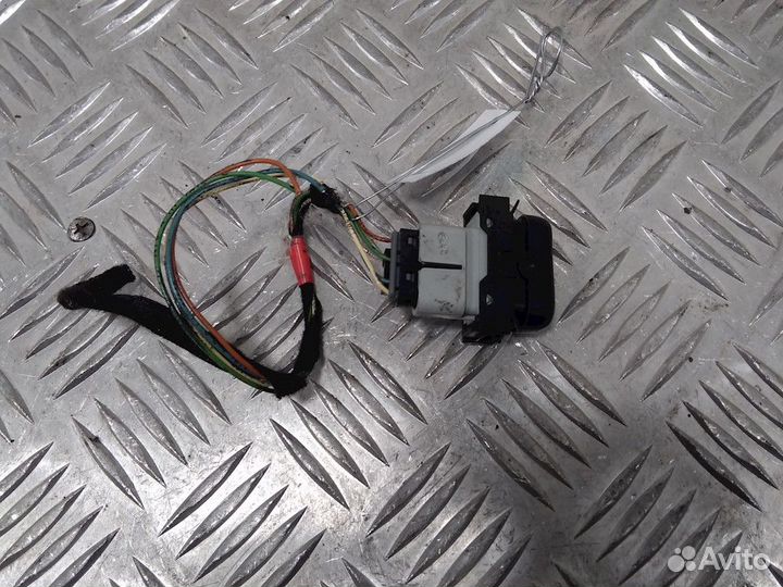 Кнопка обогрева заднего стекла Mercedes-Benz