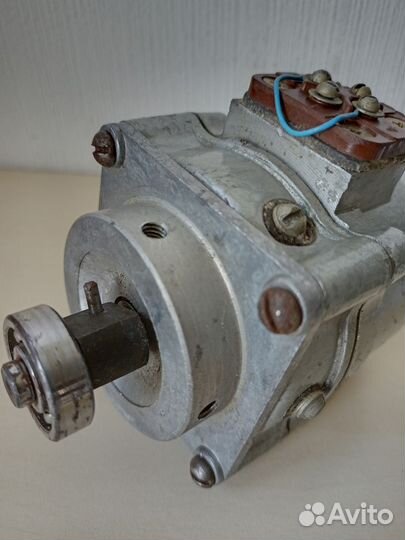 Реверсивный двигатель рд-09 127 V 8,7 об/мин СССР