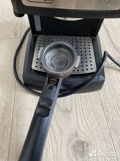 Кофеварка Delonghi рожковая