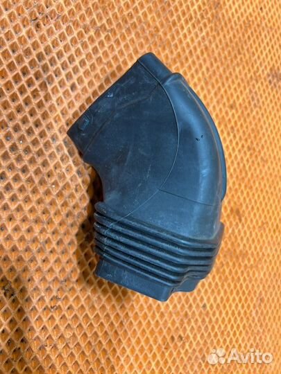 Патрубок Audi A6 C6 4F ccea 2010