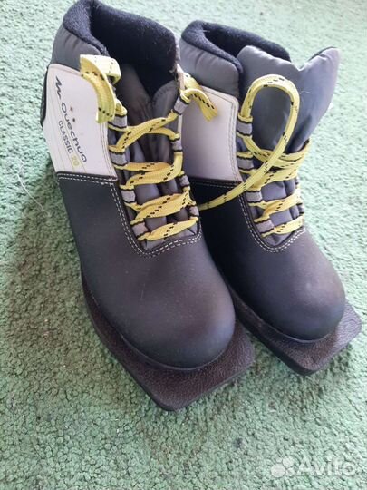 Лыжные ботинки