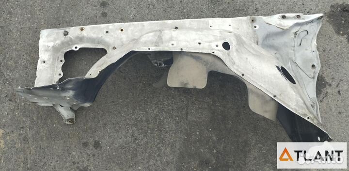 Подкрылок передний правый toyota crown