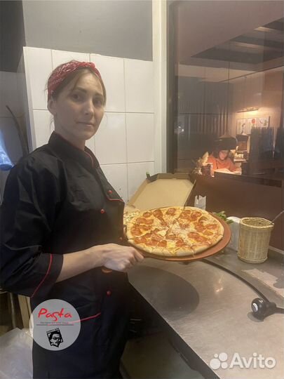 Повар на пиццу