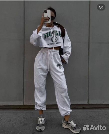 Спортивный костюм женский