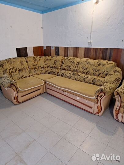 Большой угловой диван раскладной бу