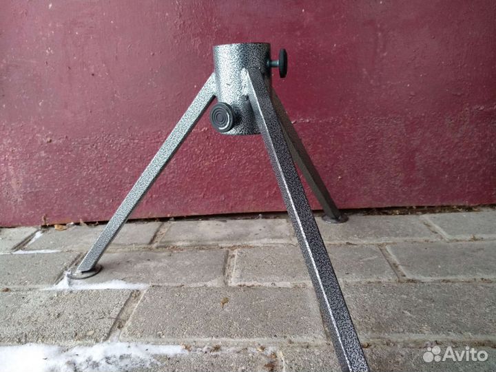 Тренога для елки в отличном состоянии, мало бу