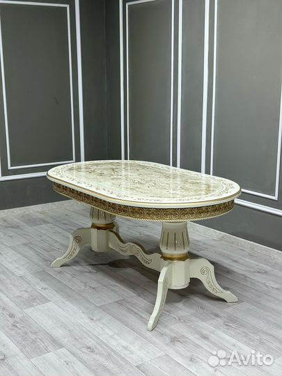 Кухонный стол и стулья