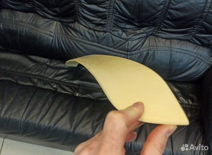 Козырек спойлер заднего стекла Camry 40