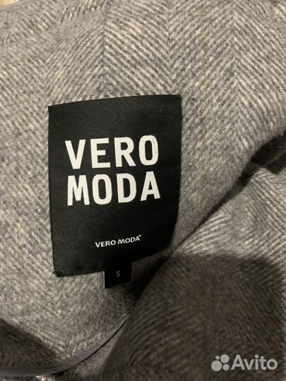 Пальто женское серое из шерсти vero moda