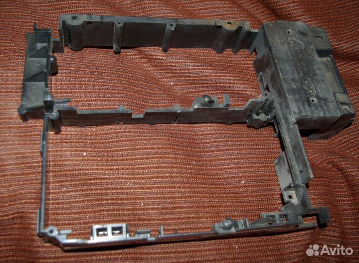 Части корпуса видеомагнитофонов вм-12 и вмц-8220