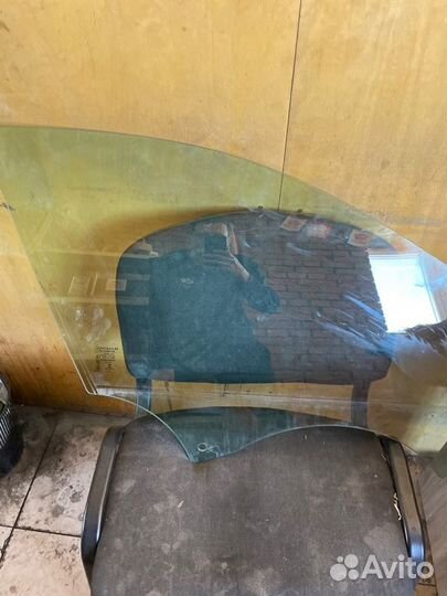 Стекло переднее правое Jaguar F-Pace X761 AJ126