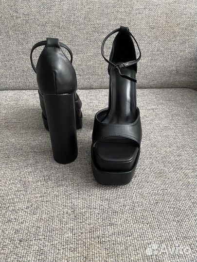 Босоножки женские