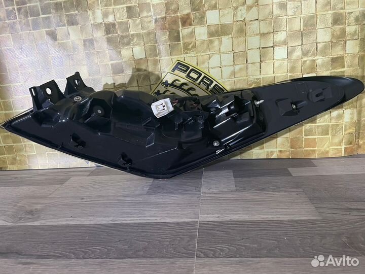 Фонарь задний левый Toyota Camry V70 S-Edition нов