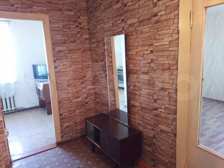 2-к. квартира, 42 м², 3/3 эт.
