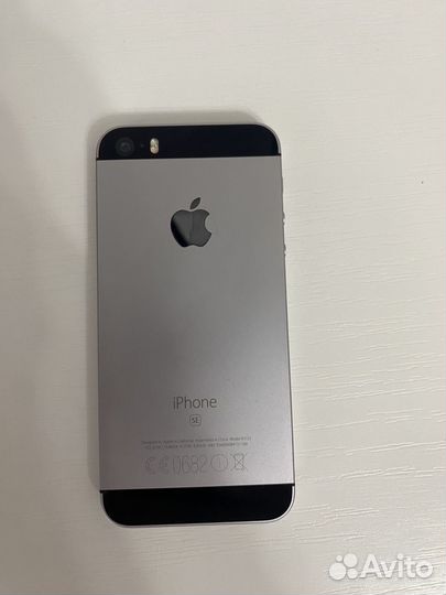 iPhone SE, 32 ГБ