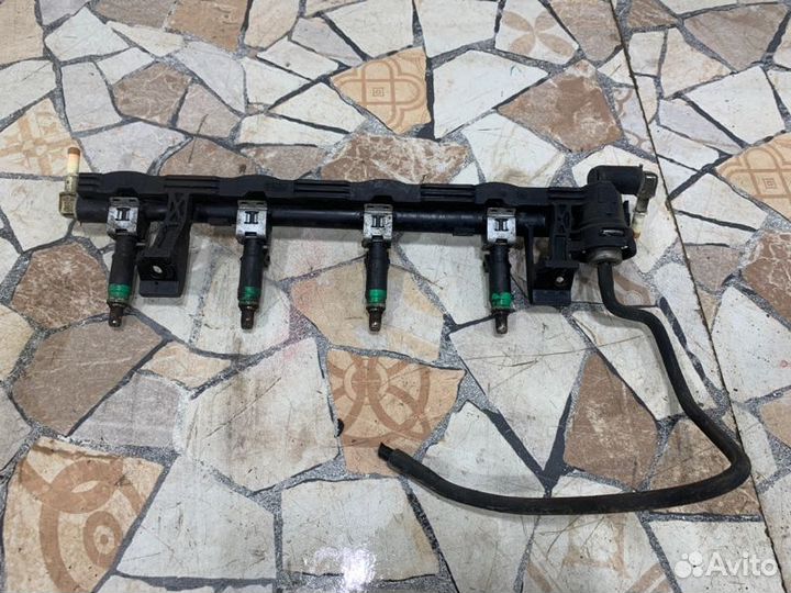 Топливная рампа (рейка) Ford Fusion хэтчбэк 1.4