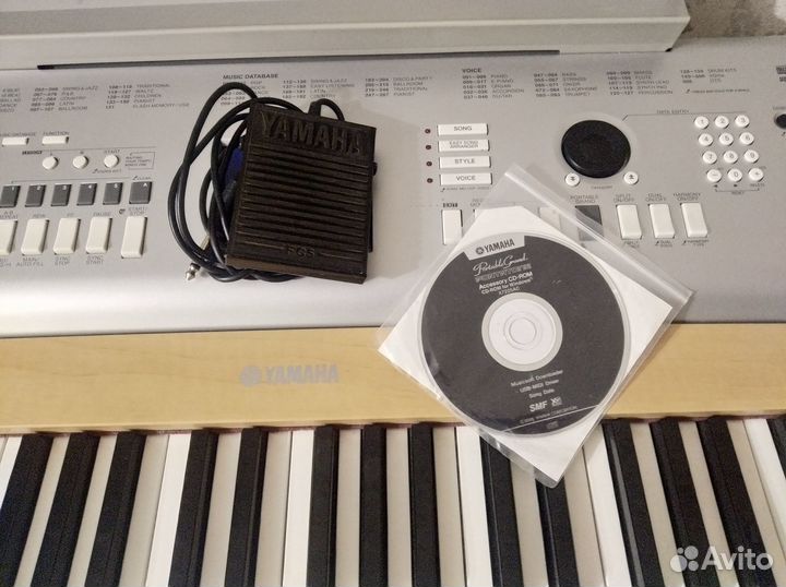 Цифровое пианино Синтезатор Yamaha DGX-620