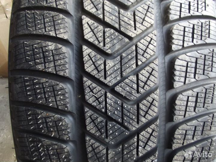 Pirelli Scorpion Winter 265/45 R21
