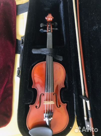 Скрипка 1/8, смычок и чехол