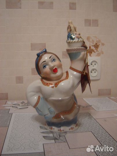 Штоф фарфоровый