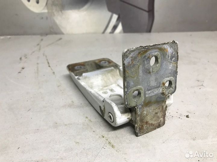 Петля двери багажника задняя Mercedes-Benz