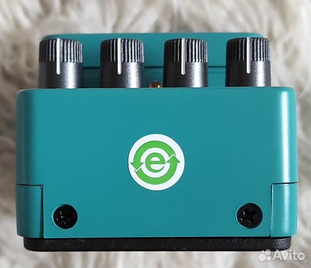 Behringer CS400 Compressor гитарная педаль