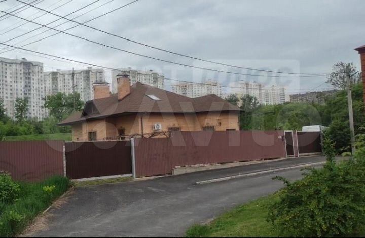 Дом 319 м² на участке 10 сот.