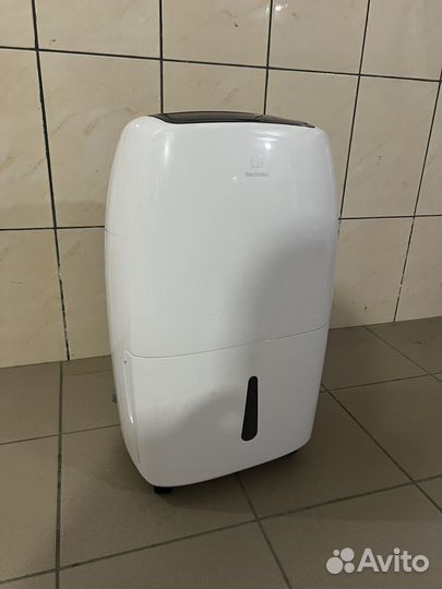 Осушитель воздуха Electrolux EDH-22L