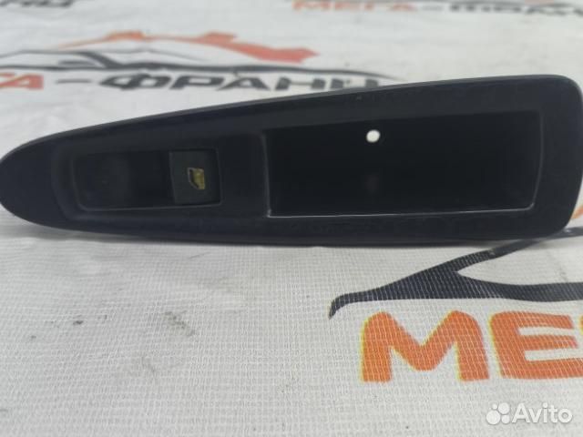 Кнопка стеклоподъемника задняя правая Citroen C4