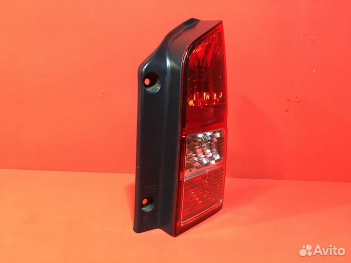 Фонарь для Nissan Pathfinder R51 YD25DDTi (Б/У)