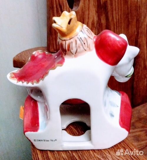 Фарфоровая статуэтка Принц на лошадке