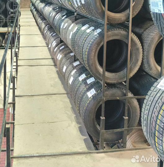 Hankook Winter I'Pike 215/65 R17 102W