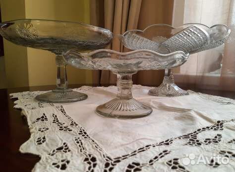 Старинная ваза фруктовница на ножке