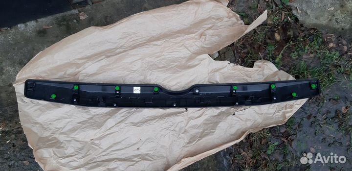 Продам накладку на заднюю дверь Прадо 150