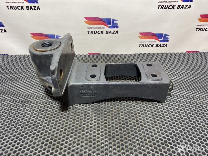 Кронштейн передней рессоры правый Scania 6-series